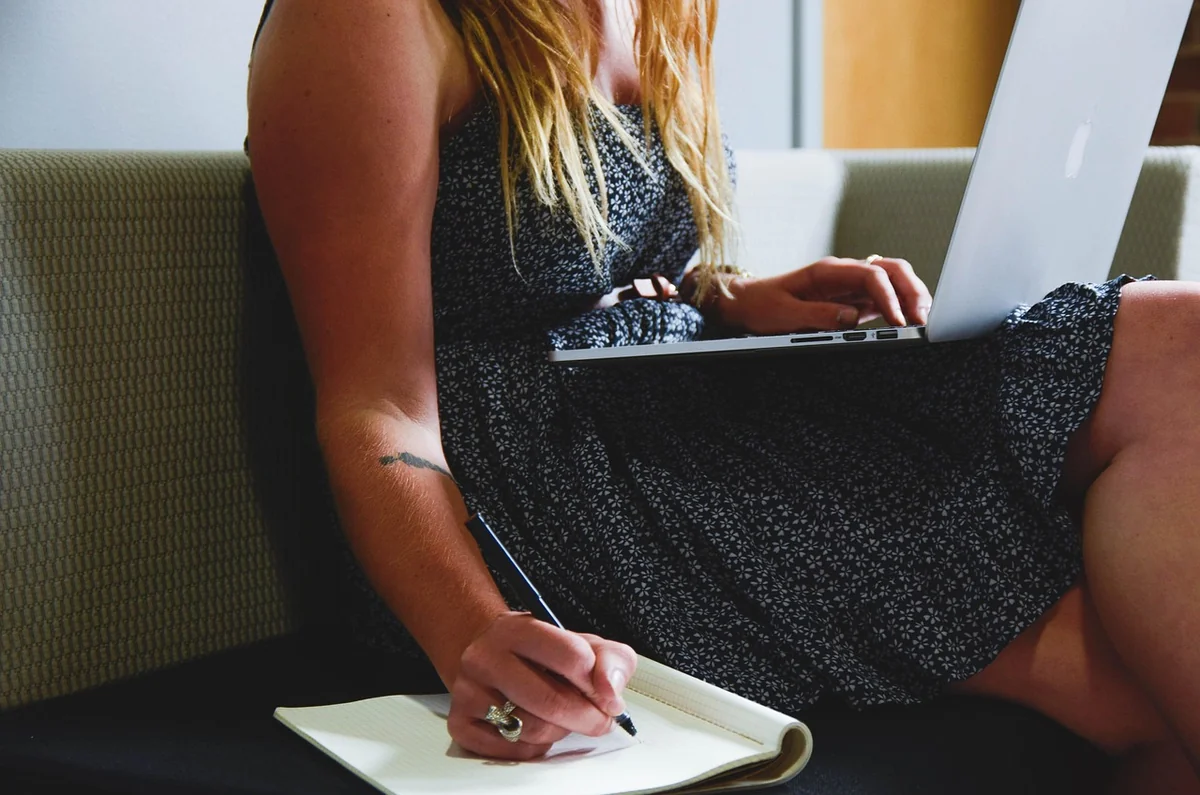 devenir community manager freelance à montpellier : conseils et tendances 2025