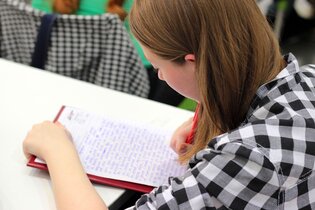 La dictée : un art oublié ou une compétence essentielle à revitaliser ?