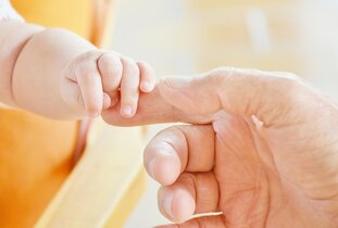 Pension alimentaire pour enfant majeur : est-il possible de la verser sans justificatif en 2025 ?