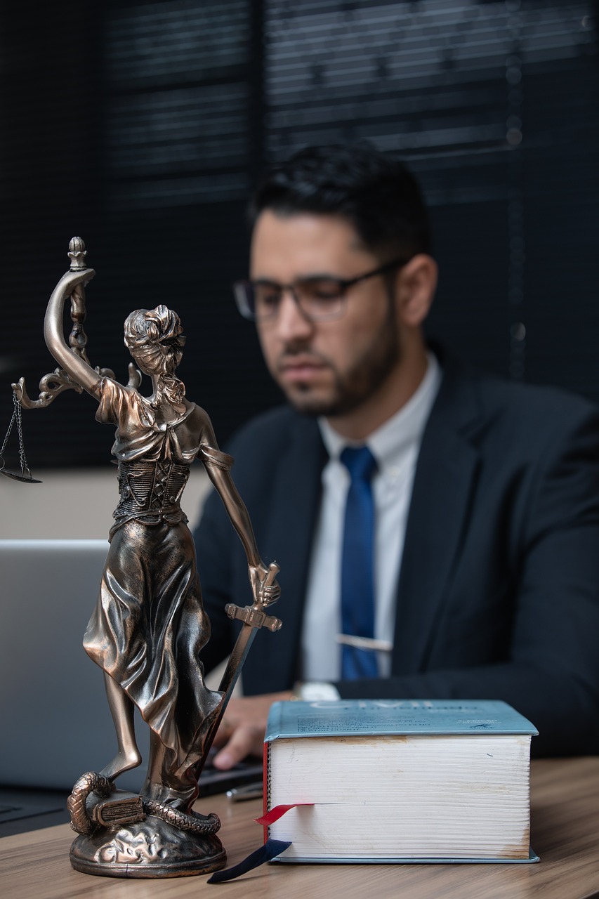 découvrez les enjeux de l'advocacy, un processus essentiel pour défendre des causes et influencer les décisions politiques. apprenez comment mobiliser des soutiens et promouvoir des changements significatifs dans votre communauté.