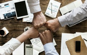découvrez les clés du management d'affaires : stratégies, techniques et outils pour optimiser la gestion de votre entreprise. apprenez à diriger efficacement, motiver vos équipes et atteindre vos objectifs commerciaux.