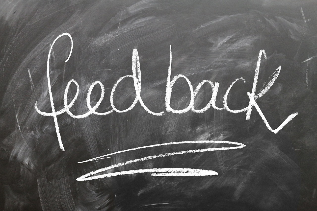 découvrez comment le feedback peut améliorer la communication, favoriser l'apprentissage et renforcer l'efficacité au sein de votre équipe ou organisation.