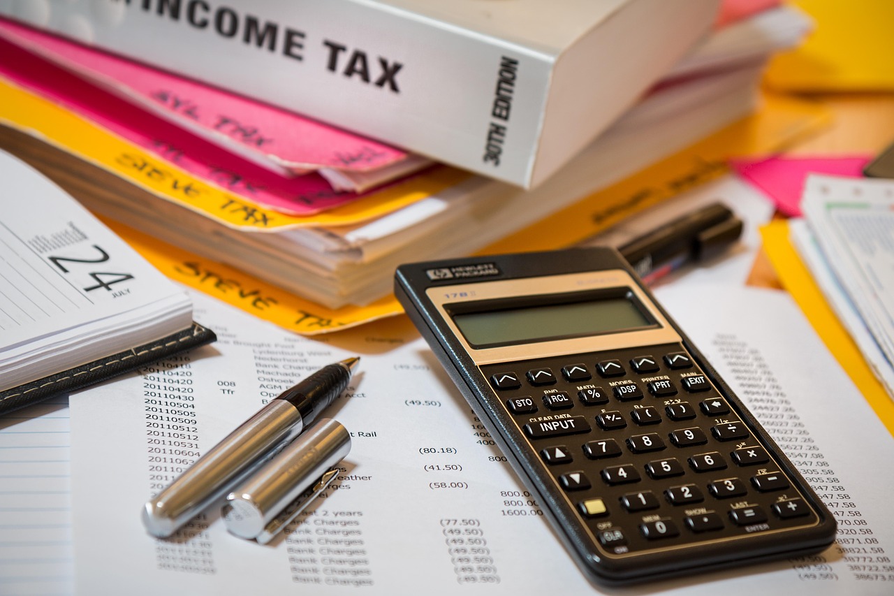 découvrez tout ce qu'il faut savoir sur la fiscalité des entreprises : obligations, astuces pour optimiser la gestion fiscale, informations sur les différents types d'impôts et conseils pratiques pour les entrepreneurs.
