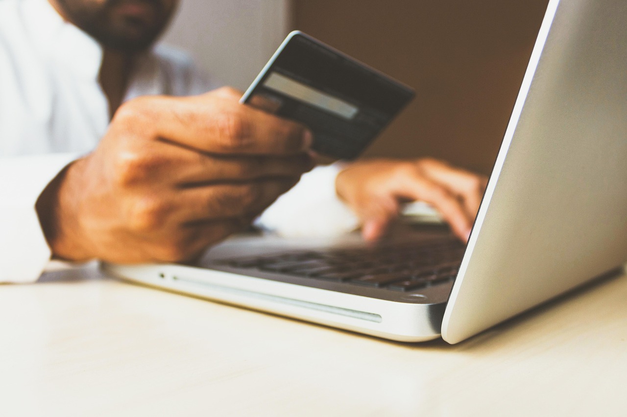 payez votre cotisation foncière des entreprises (cfe) en ligne facilement et en toute sécurité. découvrez les étapes à suivre et les avantages du paiement cfe sur internet.